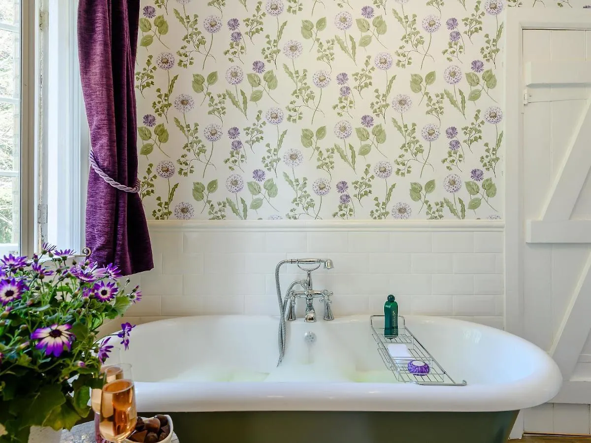 Grace Cottage Hampreston 0*,  United Kingdom